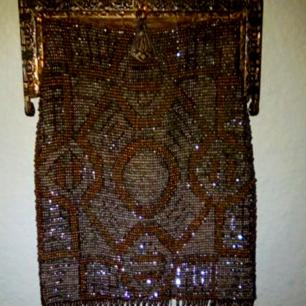 1920s purse.